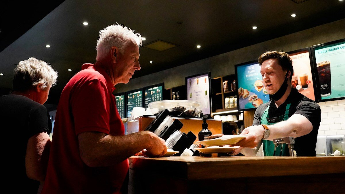Harder, not smarter: Australian workers were 3.7% less productive last year